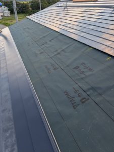 屋根工事_横葺き